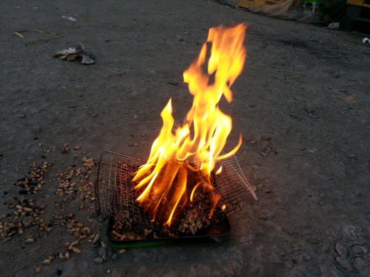 펠렛화목겸용 펠릿난로로 카페·루프탑·정원 등 야외 펠릿난로 겨울난방 인기!